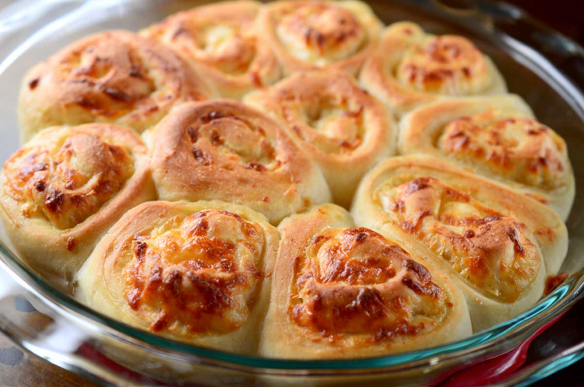 Cheesy Roasted Garlic Rolls Life's Ambrosia